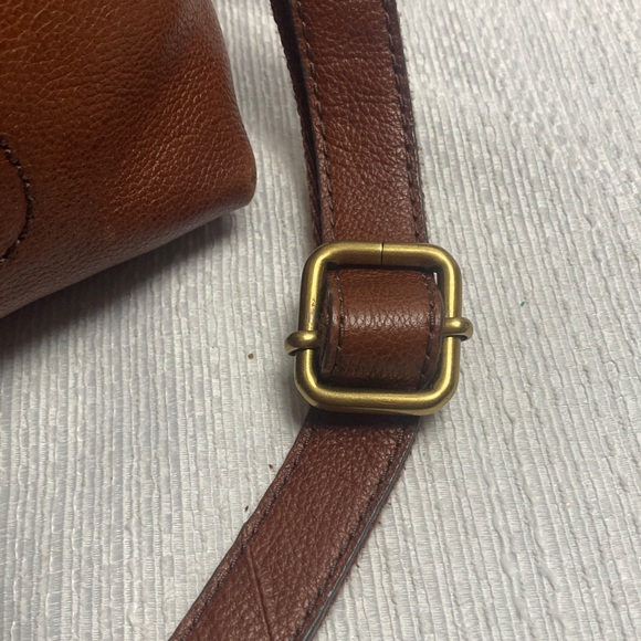 Genuine Fossil Amelia Brandy Colored Leather HOBO 2 way bag Crossbody Bag - Picture 6 of 17